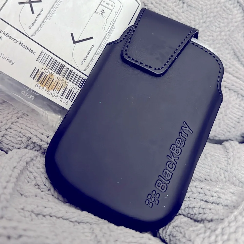 Blackberry 9900 9930 VINTAGE Black Holster Case